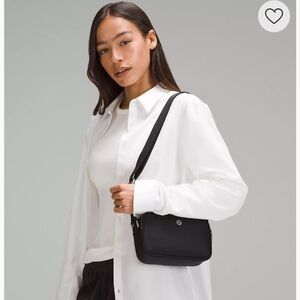 BRAND NEW Lululemon Crossbody Camera Bag